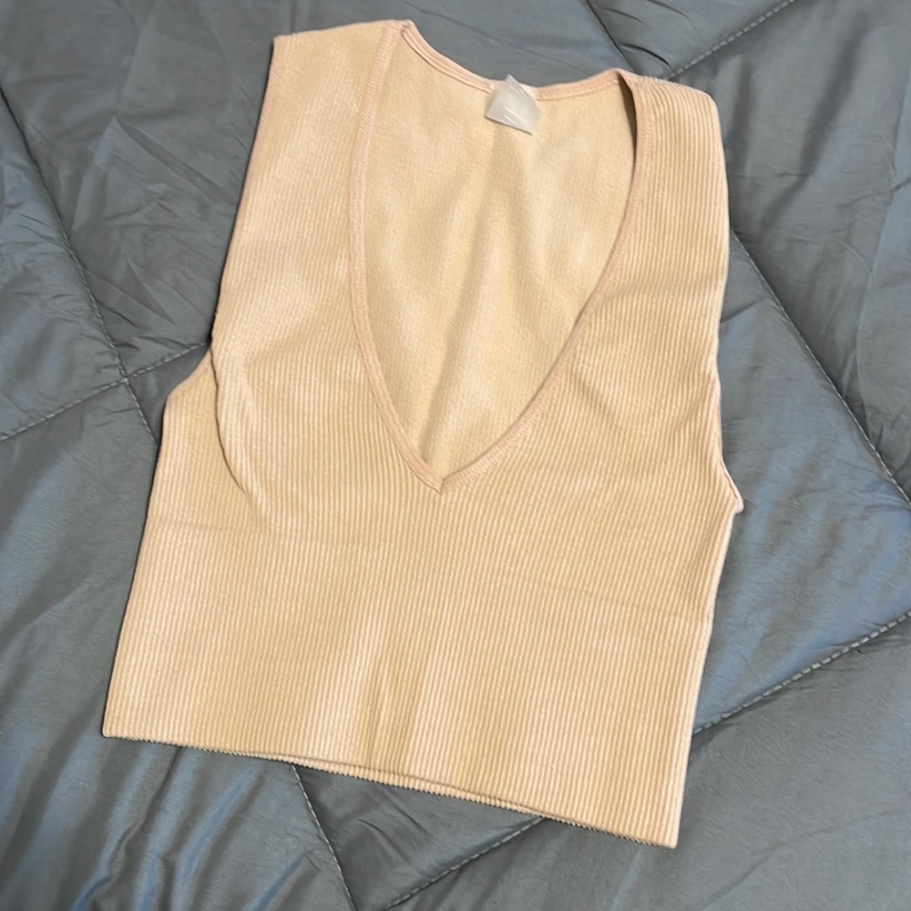 Dynamic nude crop top